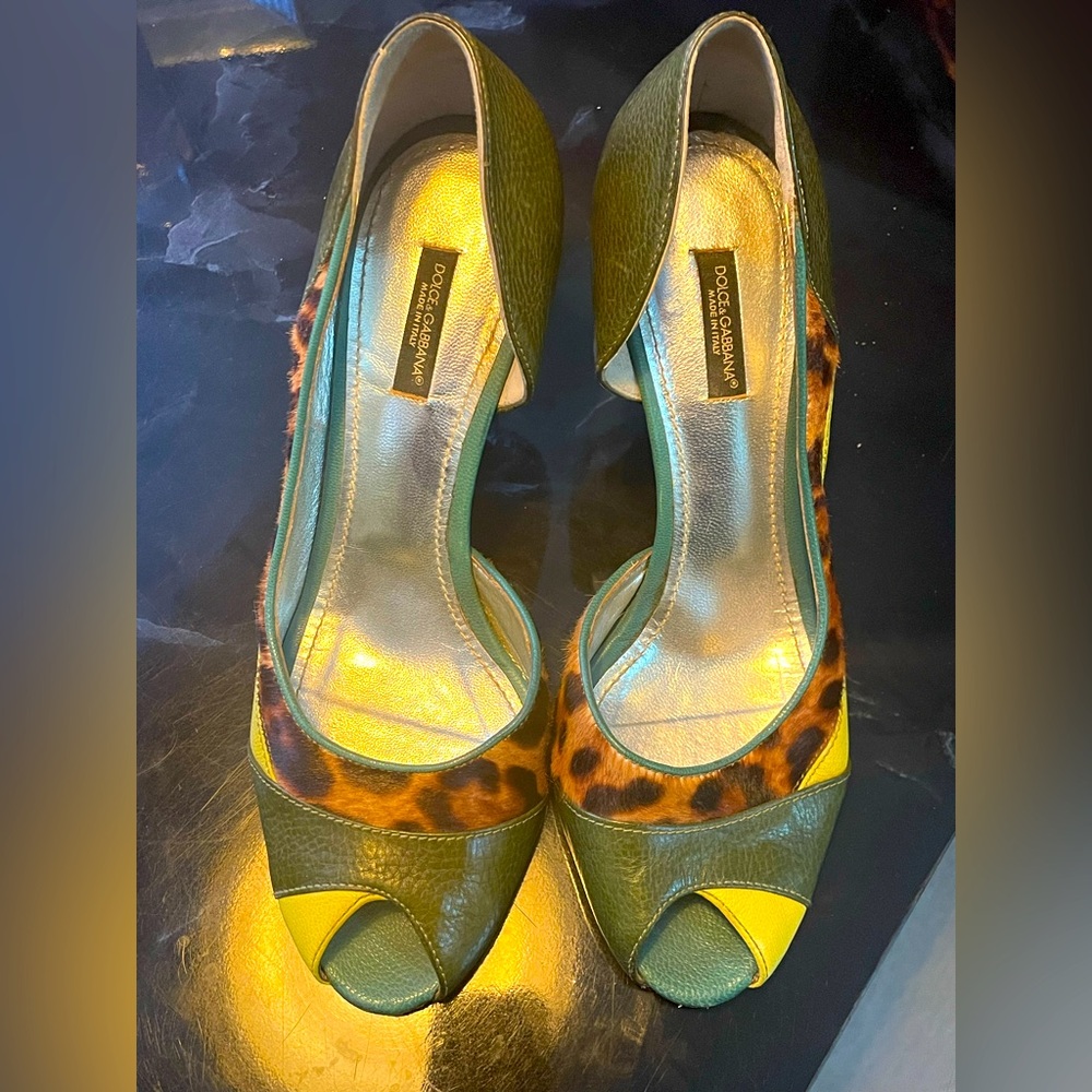 D&G peep-toe heels sz 8
